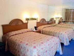 Hotel Travelodge Manhasset photo 3