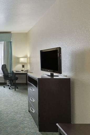 Hotel Ramada South Waco photo 3
