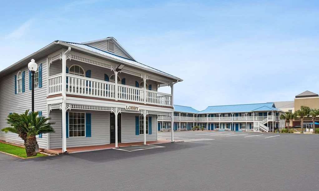 Super 8 by Wyndham Foley