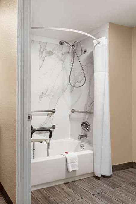 Hotel Super 8 by Wyndham Foley photo 5