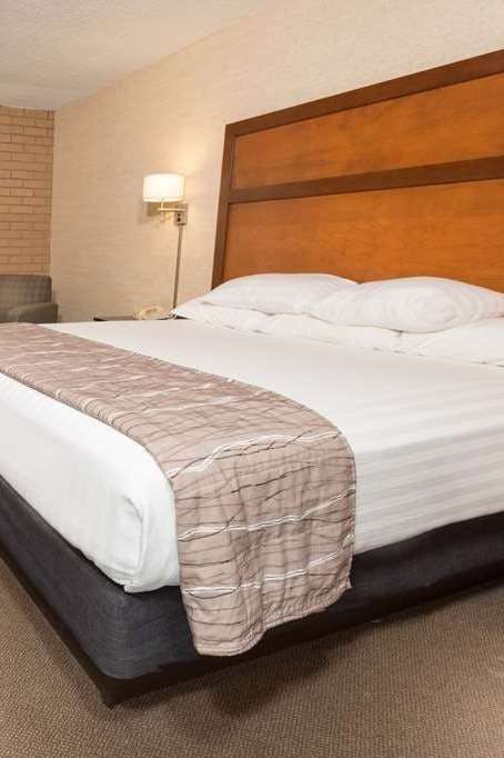 Hotel Drury Inn and Suites Champaign photo 1