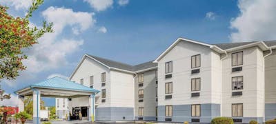 Baymont Pooler/Savannah