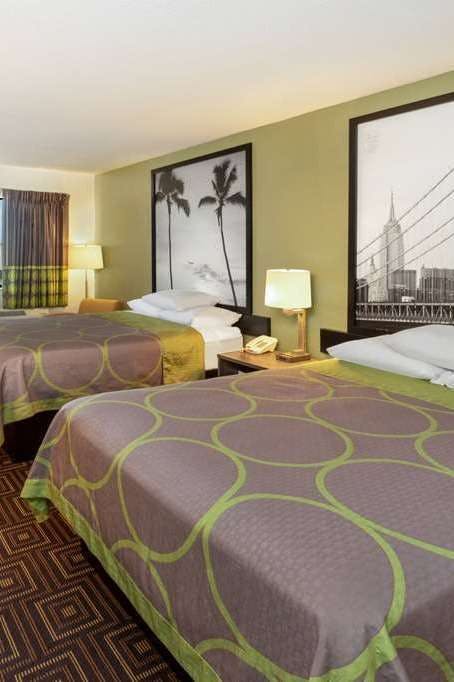 Hotel Super 8 by Wyndham Seguin photo 2