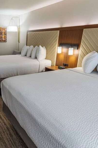 Hotel Wingate by Wyndham Lafayette Airport photo 1