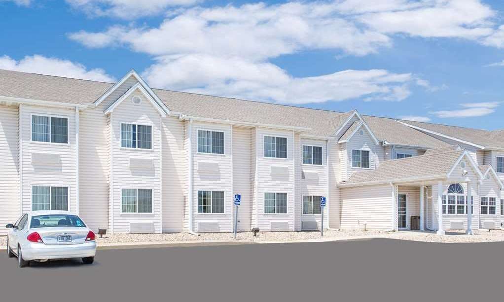 Microtel Inn & Suites by Wyndham Colfax/Newton