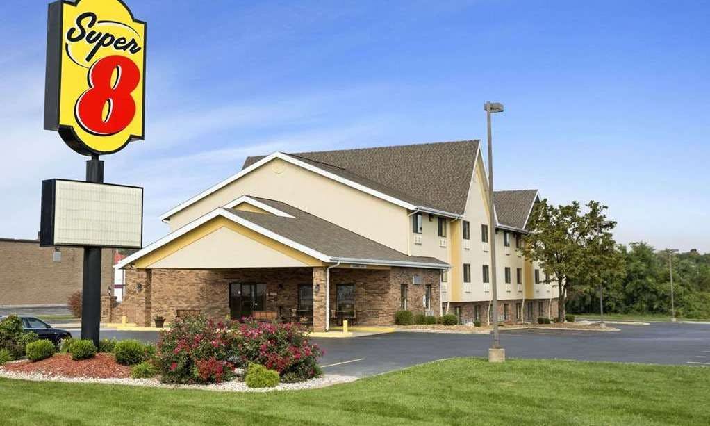Super 8 by Wyndham Alton