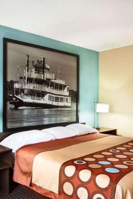 Hotel Super 8 by Wyndham Alton photo 3