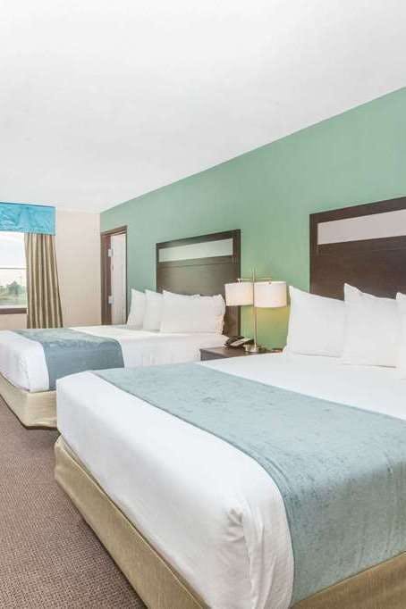 Hotel Baymont by Wyndham Midland Center photo 3