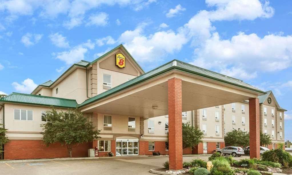 Super 8 by Wyndham Edmonton South