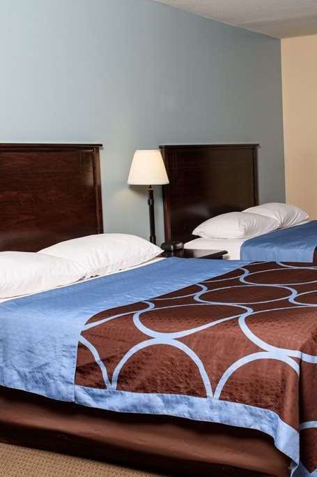 Hotel Super 8 by Wyndham Edmonton South photo 2