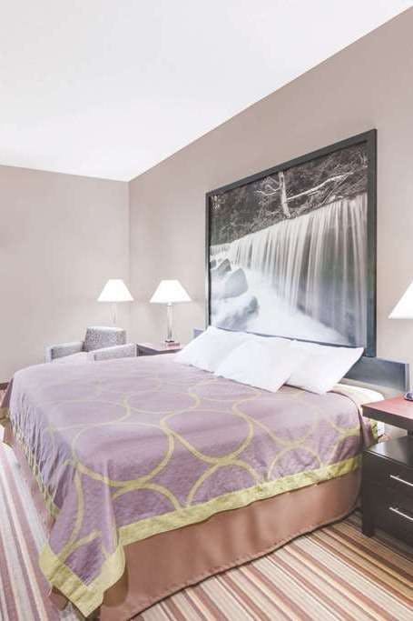 Hotel Super 8 by Wyndham Monett photo 2