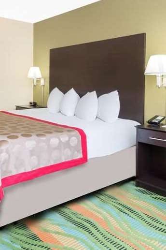 Hotel Ramada Vandalia photo 2