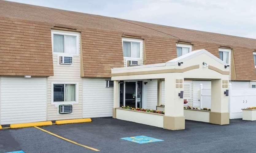 Super 8 by Wyndham Bangor