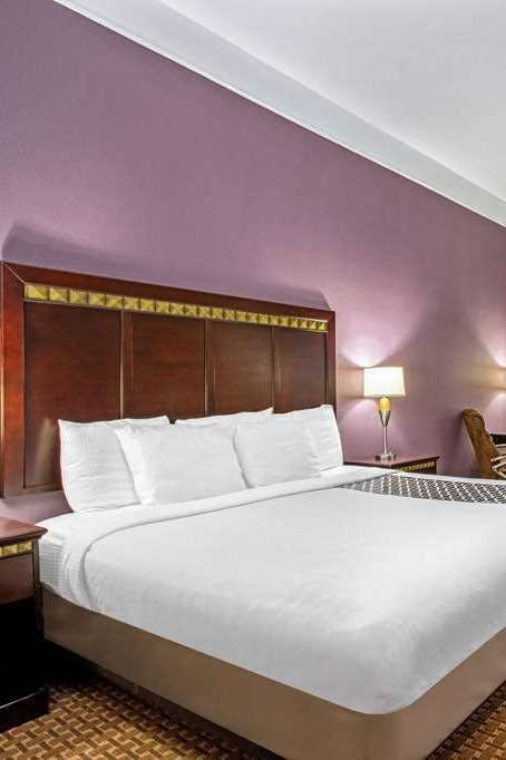 Hotel La Quinta Inn & Suites by Wyndham Cleburne photo 2