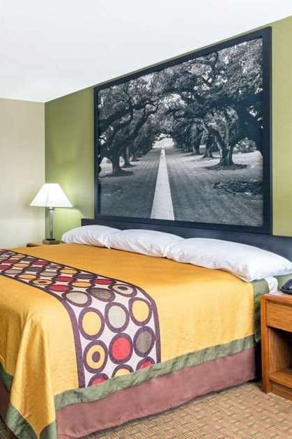 Hotel Super 8 by Wyndham Tallulah LA photo 1