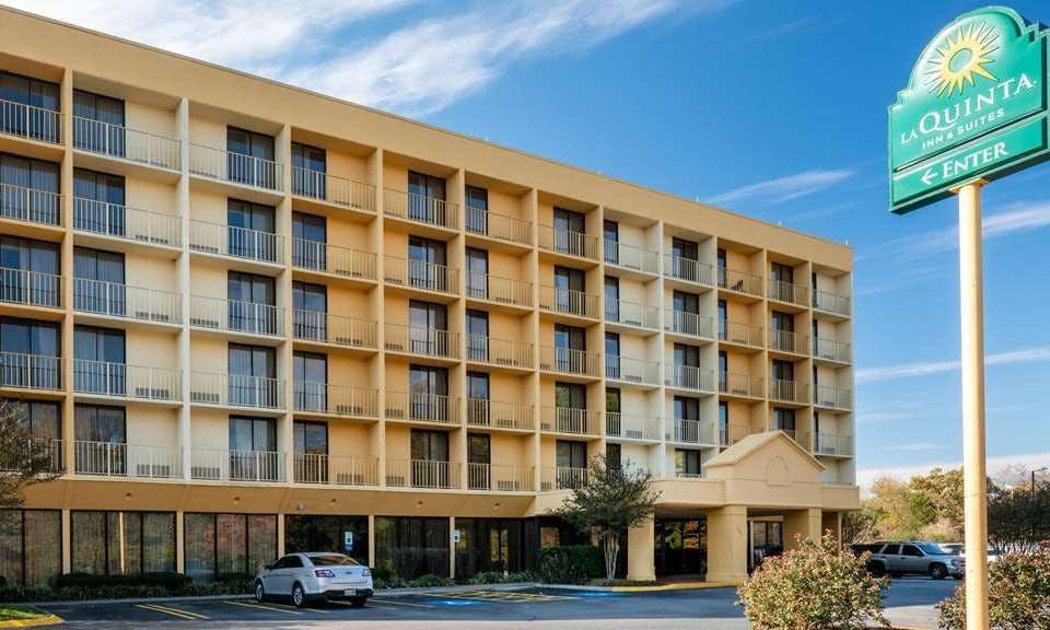La Quinta Inn & Suites by Wyndham Nashville Airport/Opryland