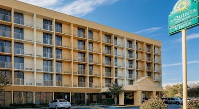 La Quinta Inn & Suites by Wyndham Nashville Airport/Opryland