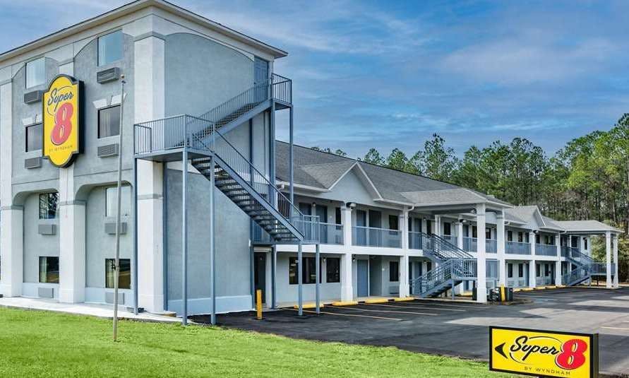 Super 8 by Wyndham Moss Point