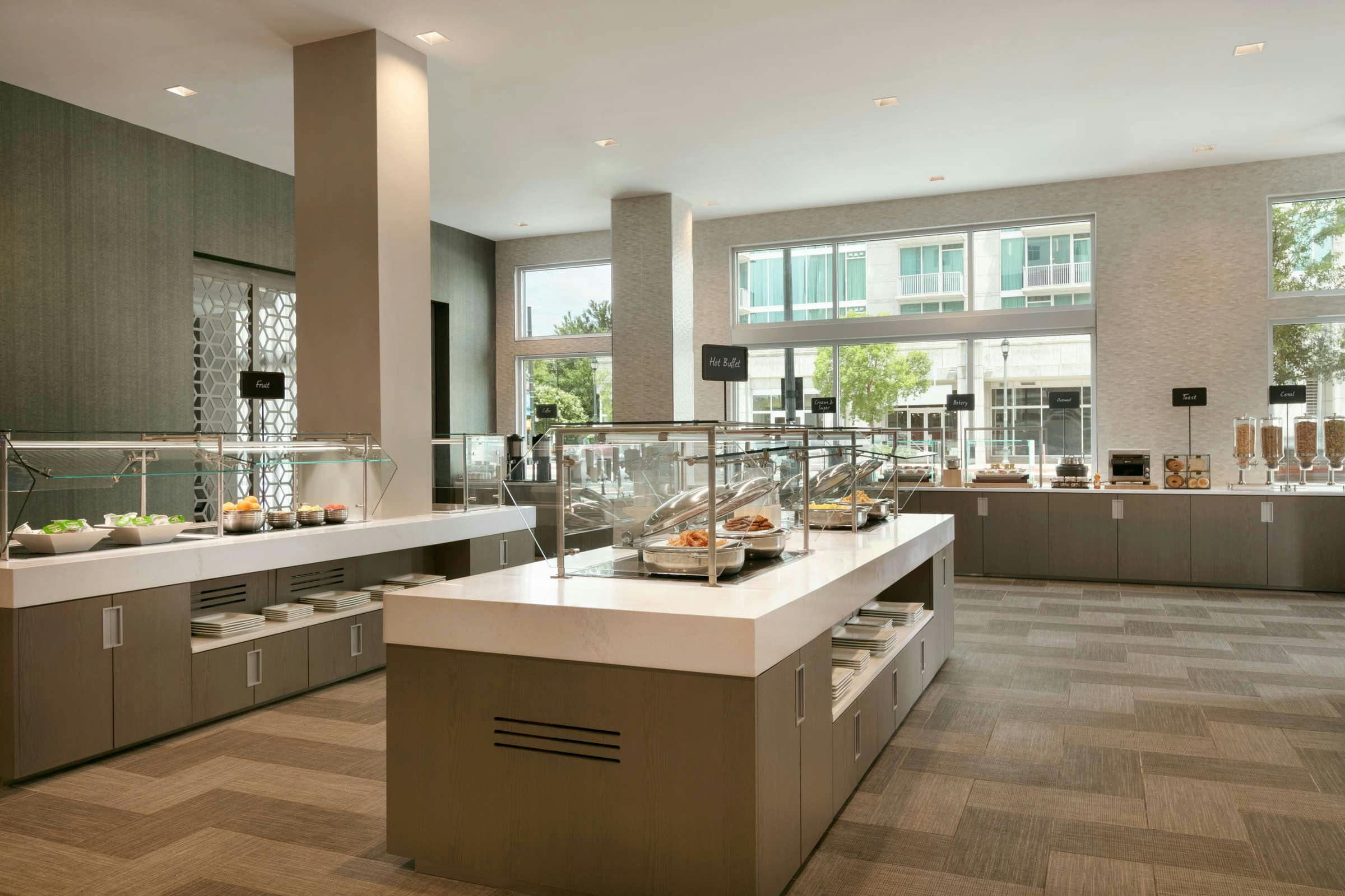 Hotel Embassy Suites by Hilton Atlanta Midtown photo 2