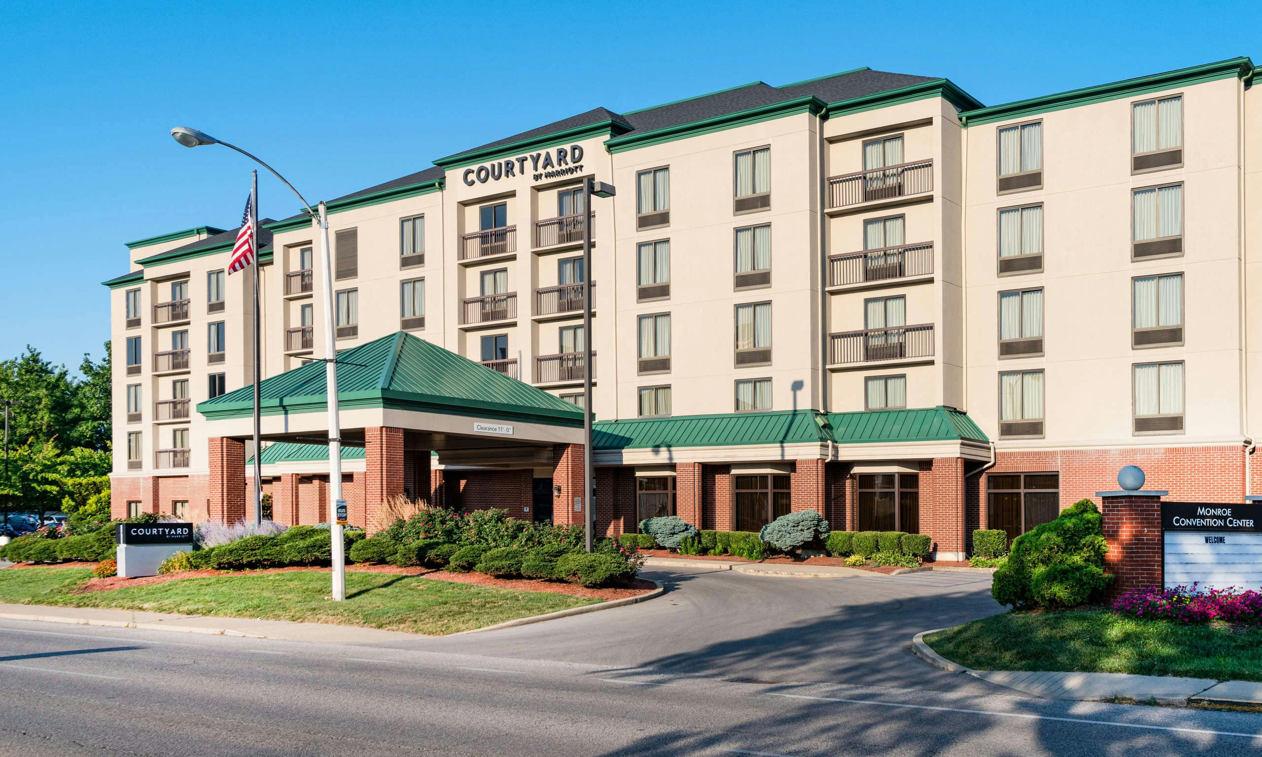 Courtyard by Marriott Bloomington