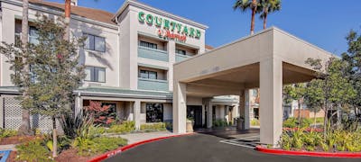 Courtyard by Marriott Oakland Airport