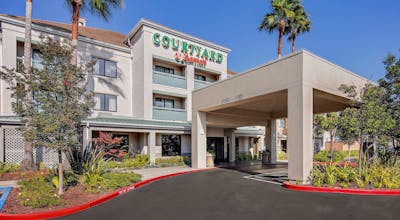 Courtyard by Marriott Oakland Airport
