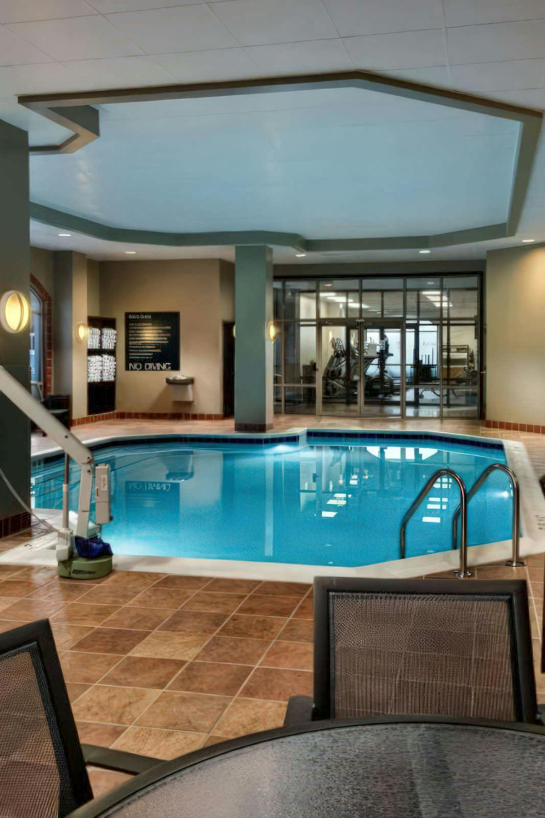 Hotel Embassy Suites by Hilton Austin Arboretum photo 5