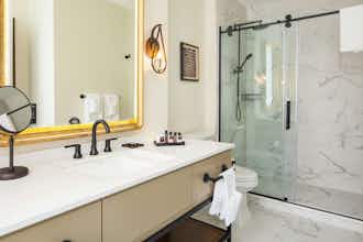 Hotel The Peregrine Omaha Downtown, Curio Collection by Hilton photo 3