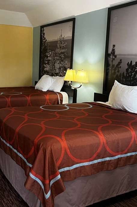 Hotel Super 8 by Wyndham Montgomery/ Lake Conroe photo 2