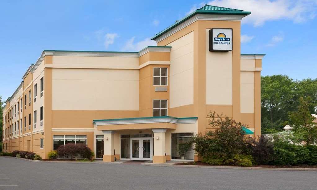 Days Inn & Suites by Wyndham Albany