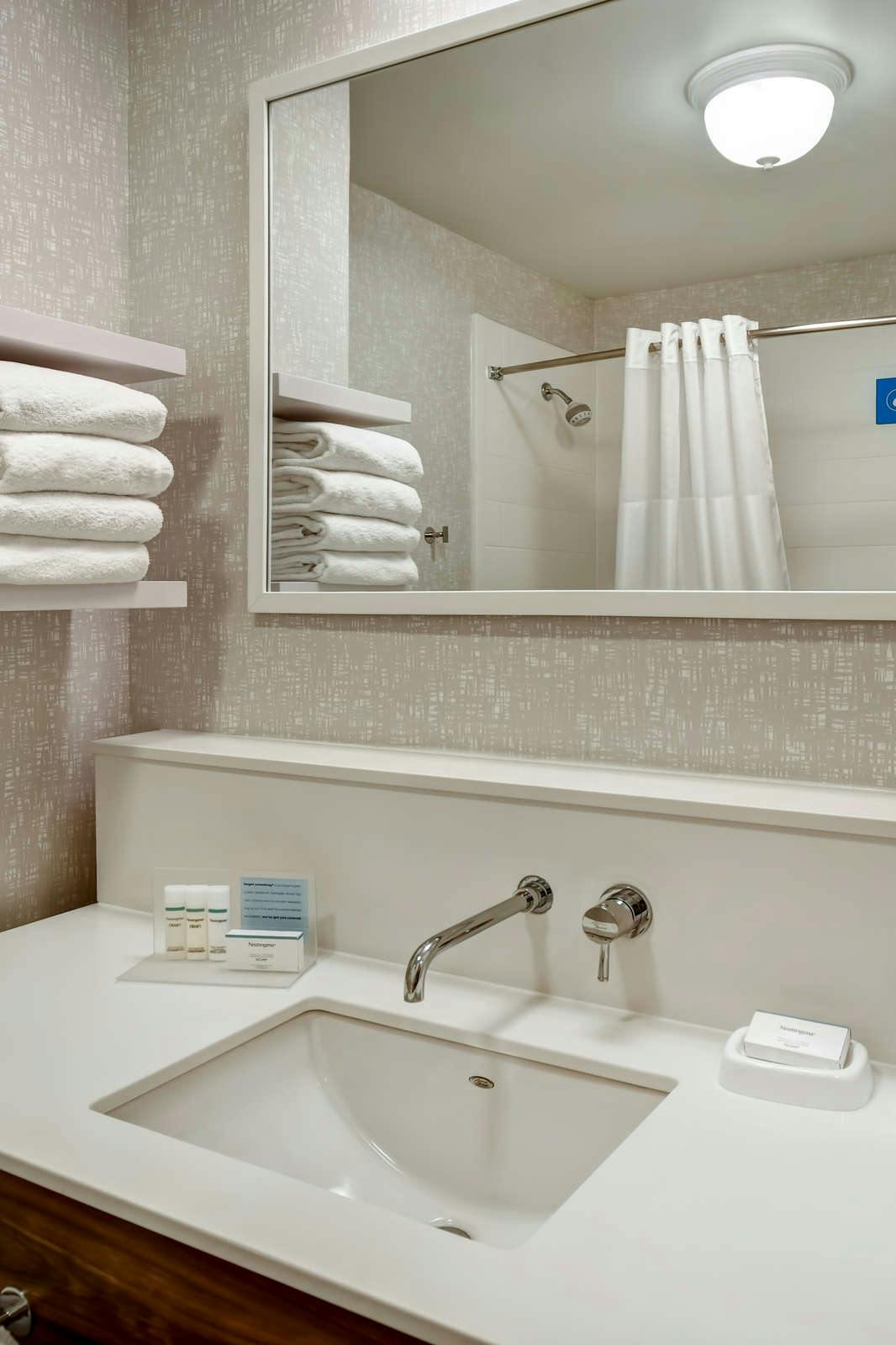 Hotel Hampton Inn Atlanta-Mall of Georgia photo 3