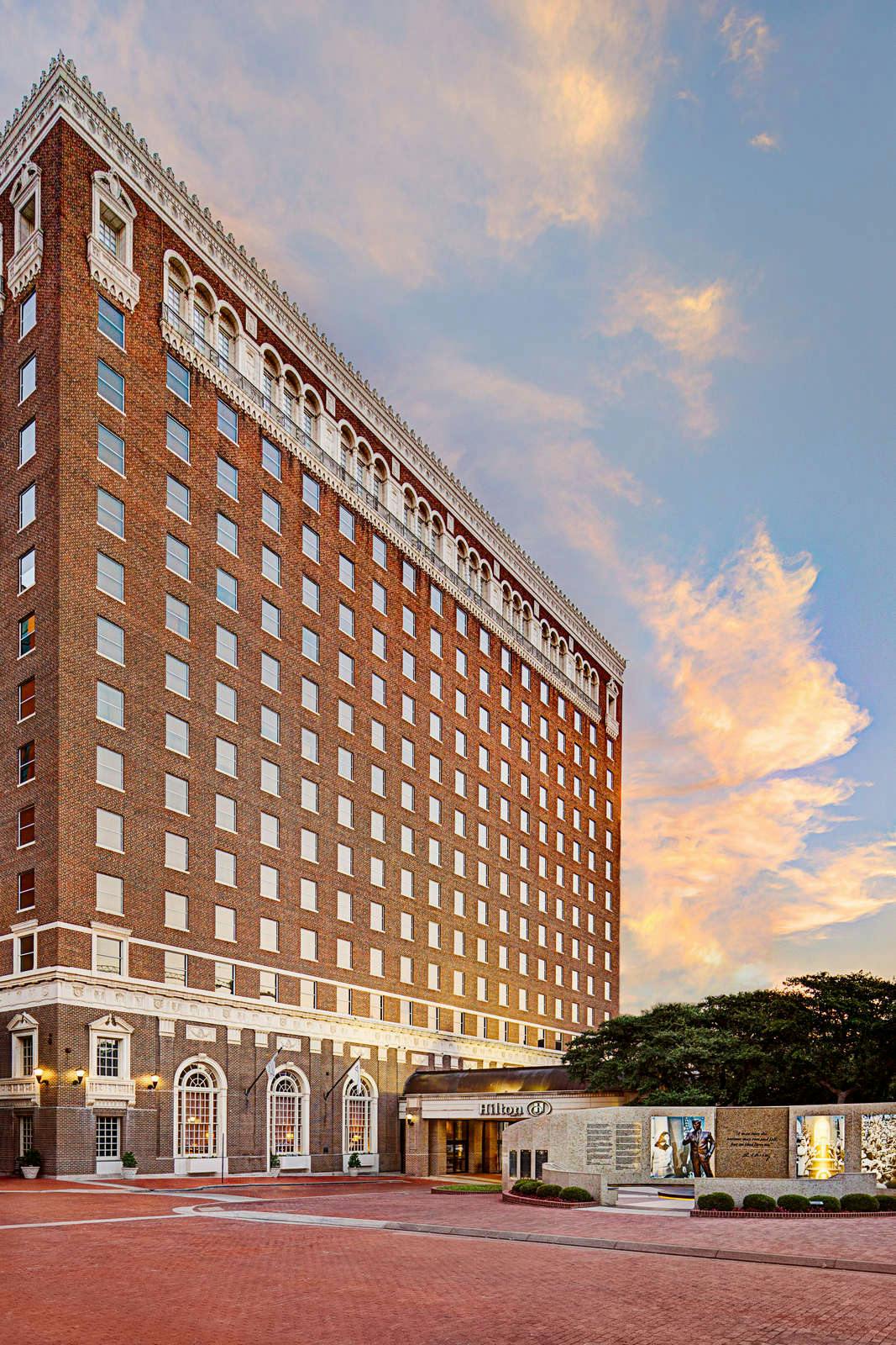 Hotel Hilton Fort Worth photo 1