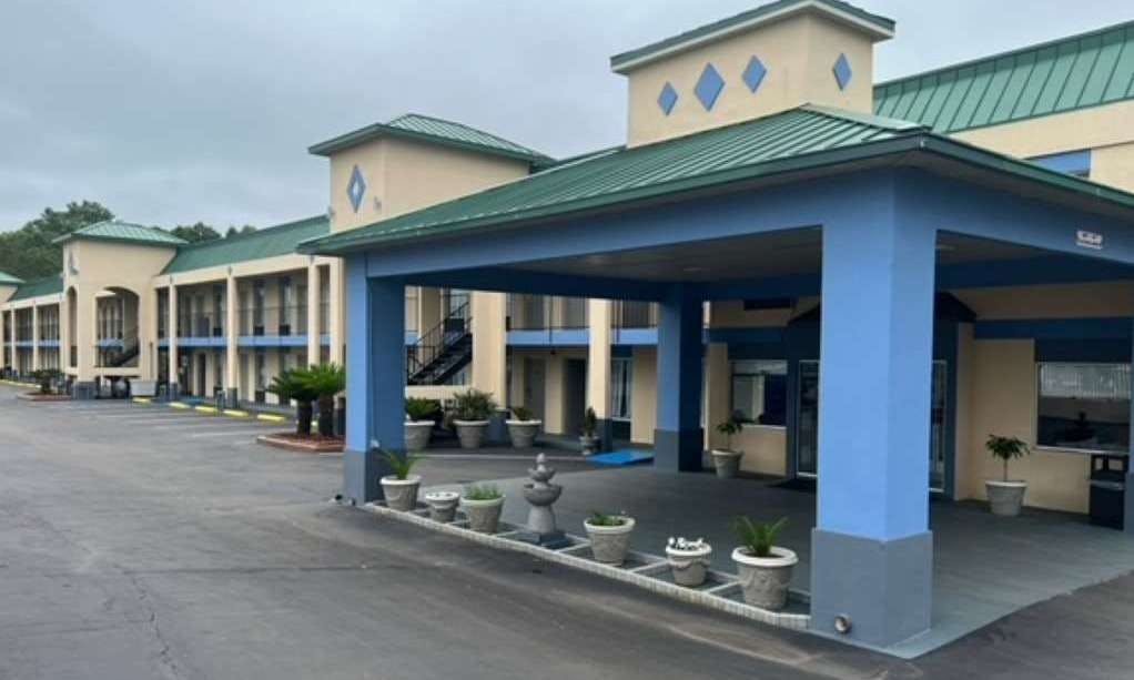 Days Inn by Wyndham Greenville