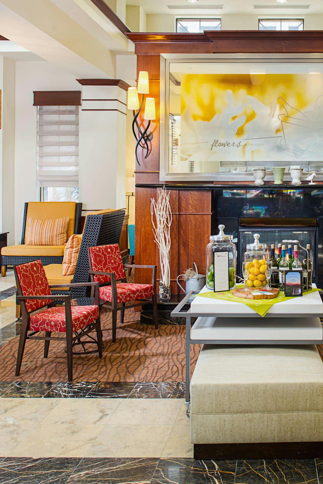 Hotel Hilton Garden Inn Virginia Beach Town Center photo 3