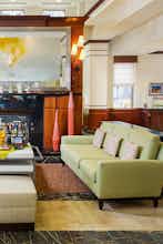 Hotel Hilton Garden Inn Virginia Beach Town Center photo 4