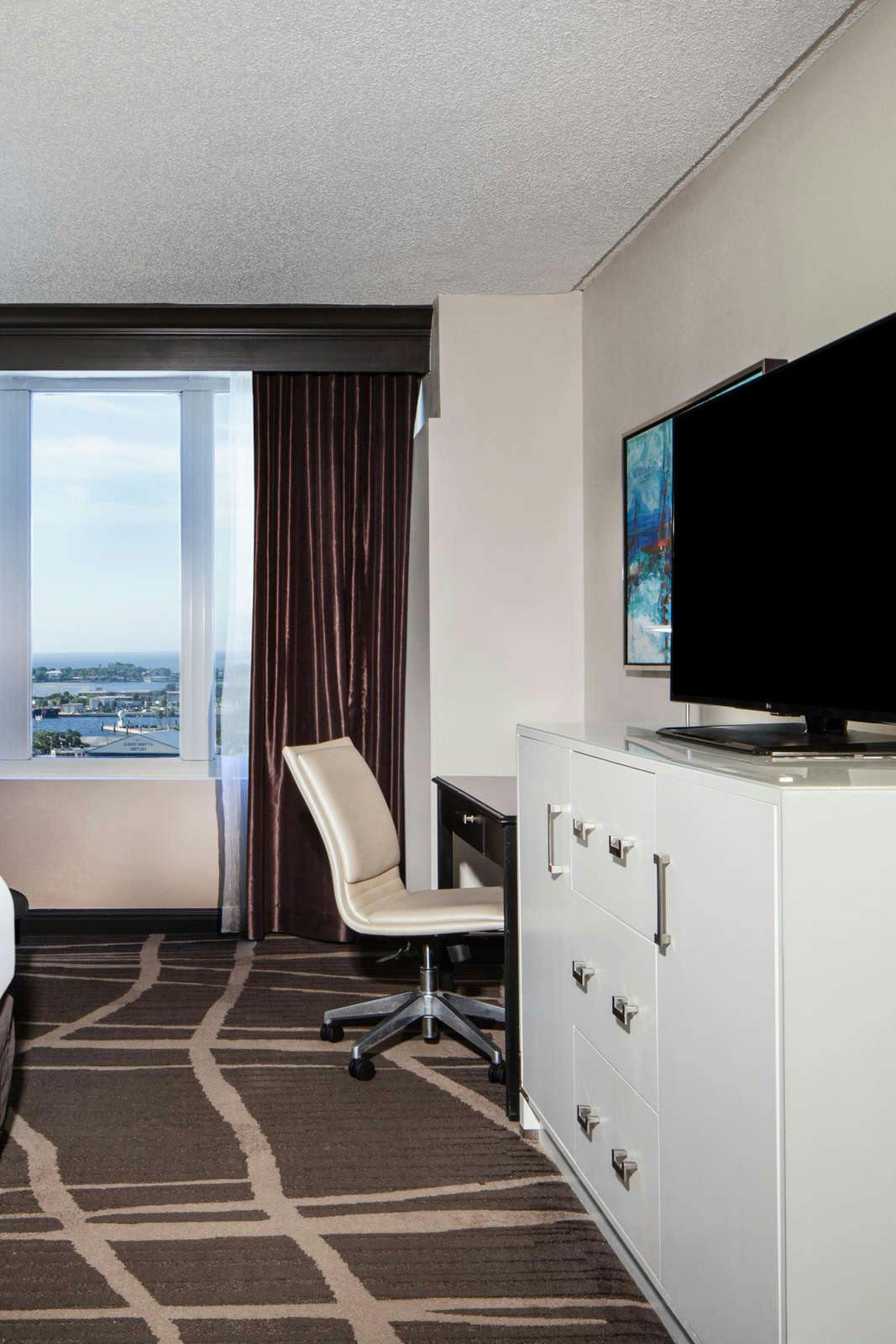 Hotel Hilton St. Petersburg Bayfront photo 3