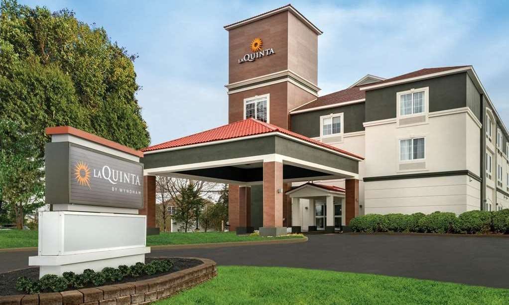 La Quinta Inn & Suites by Wyndham Latham Albany Airport