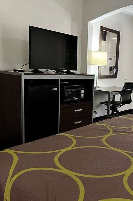 Hotel Super 8 by Wyndham Slidell photo 2