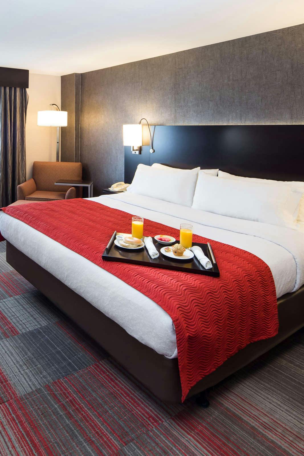 Hotel Holiday Inn Milwaukee Riverfront photo 1