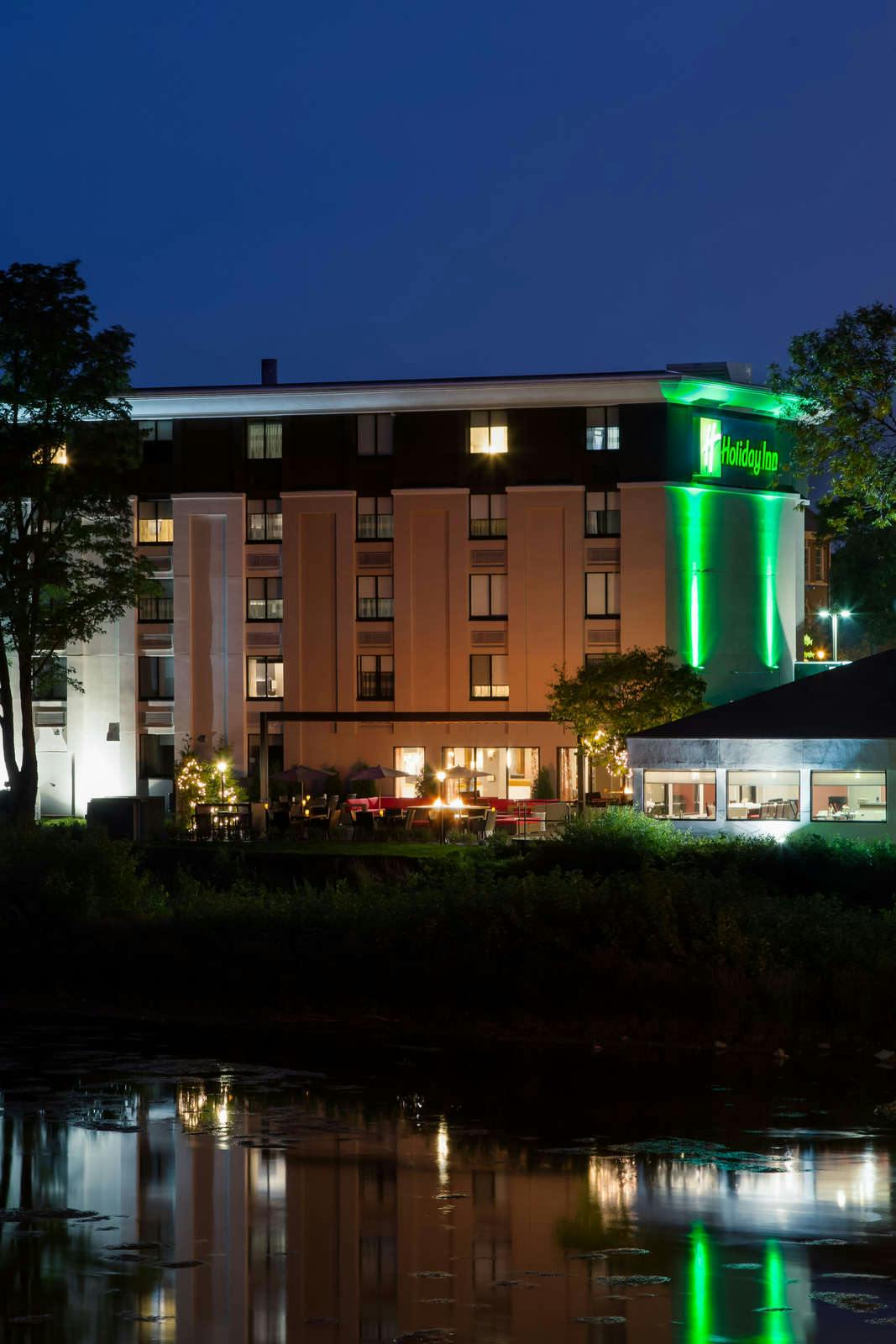 Hotel Holiday Inn Milwaukee Riverfront photo 5