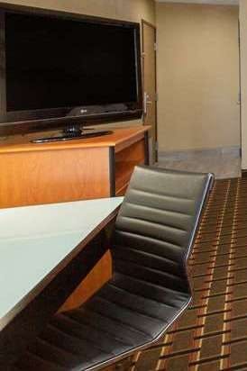 Hotel Super 8 by Wyndham Ottawa photo 5