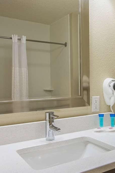 Hotel Baymont by Wyndham North Myrtle Beach photo 3