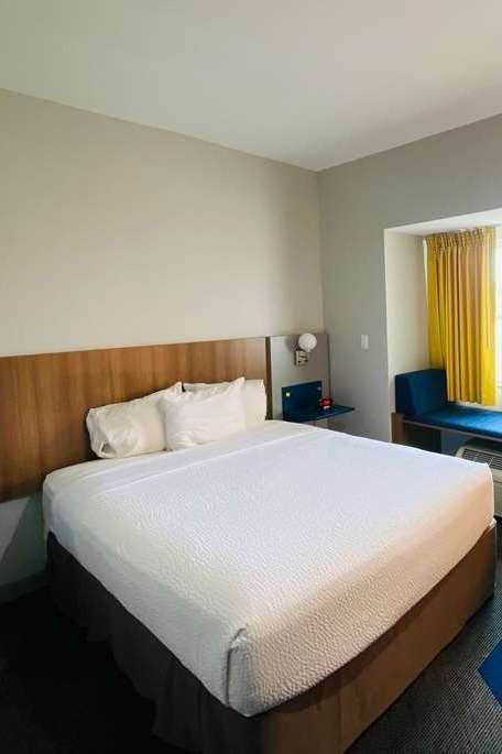 Hotel Microtel Opelika photo 1