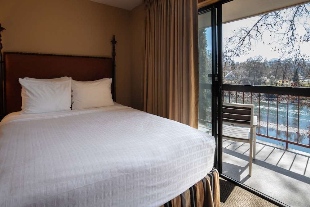 Hotel Riverside Inn photo 1