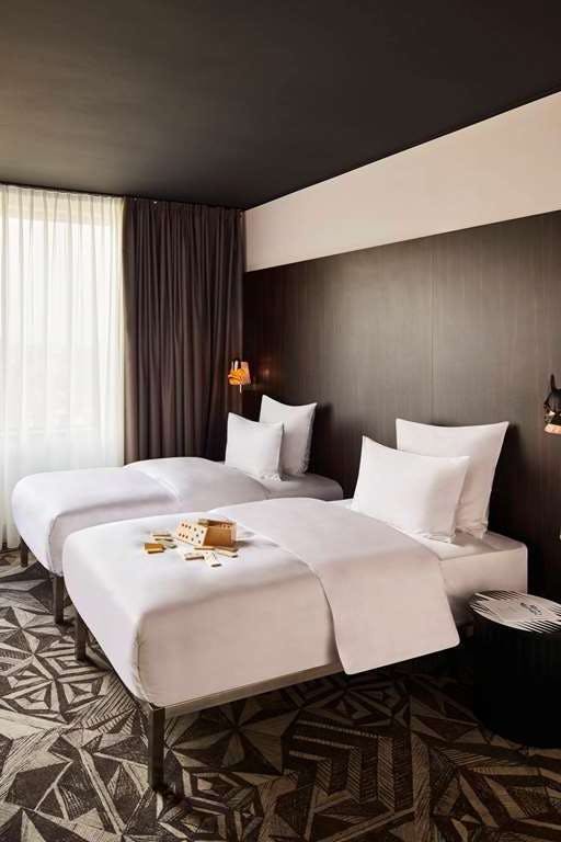 Hotel Mama Shelter Prague photo 2