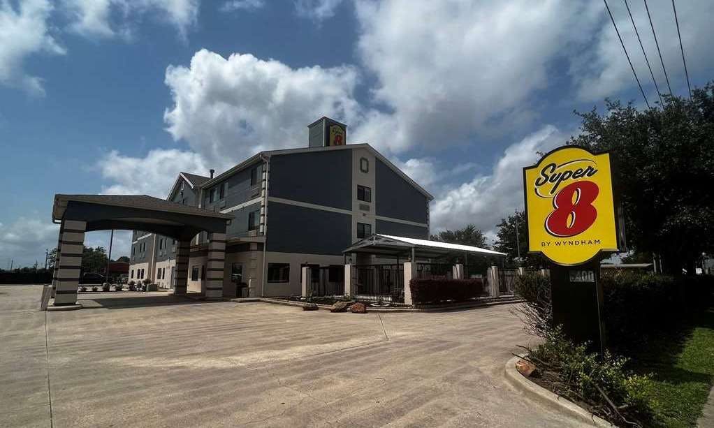 Super 8 by Wyndham Pasadena