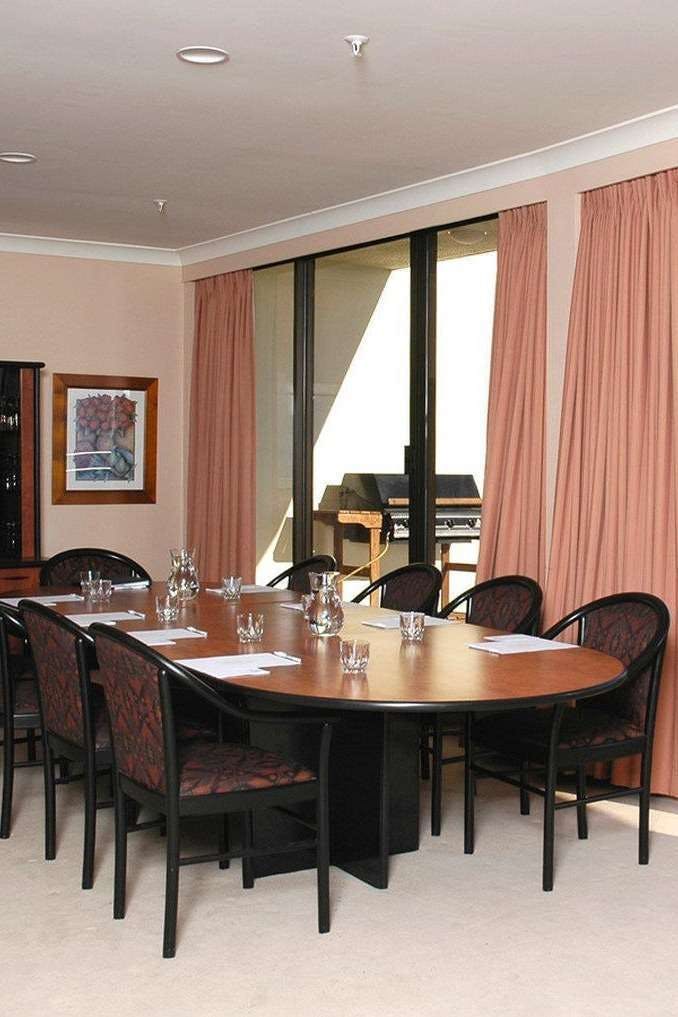 Hotel Breakfree Capital Tower photo 5