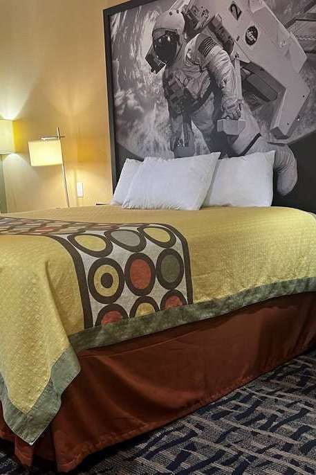 Hotel Super 8 by Wyndham Pasadena photo 1