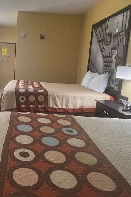 Hotel Super 8 by Wyndham Pasadena photo 3