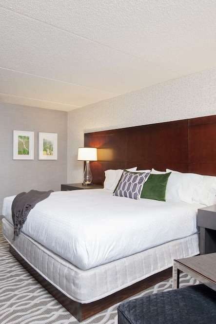 Hotel DoubleTree by Hilton Chicago - North Shore Conference Center photo 3